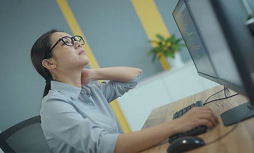 每多坐一小时的久坐与9%更高的癌症死亡风险相关联。